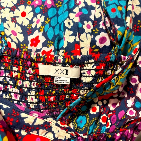 FOEVER 21 FLORAL PRINT MAXI DRESS WITH ADJUSTABLE STRAPS - Picture 4 of 8